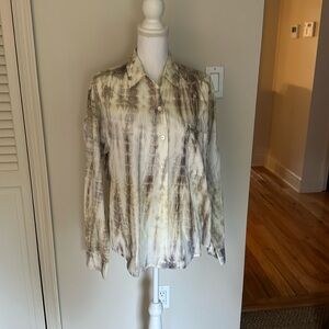 CLASSIC BLOUSE in Tie Die/Animal Skin Pattern